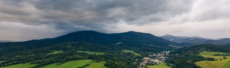 Ciutat global vs. petit país dinàmic