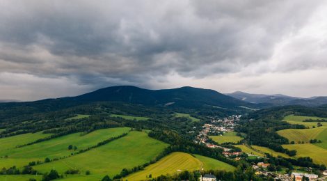 Ciutat global vs. petit país dinàmic